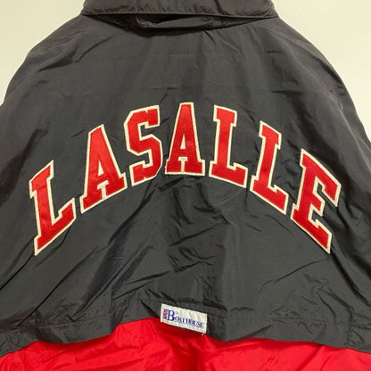 古着 used　BOATHOUSE　長袖ハイネックナイロンジャケット　ポイント刺繍　LASALLE　陸上　赤　黒　XLサイズ