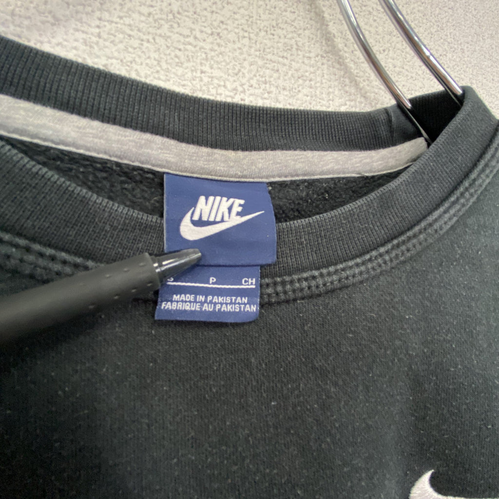 NIKE　ナイキ　スウェット/トレーナー　刺繡ロゴ　黒　ブラック　XLサイズ