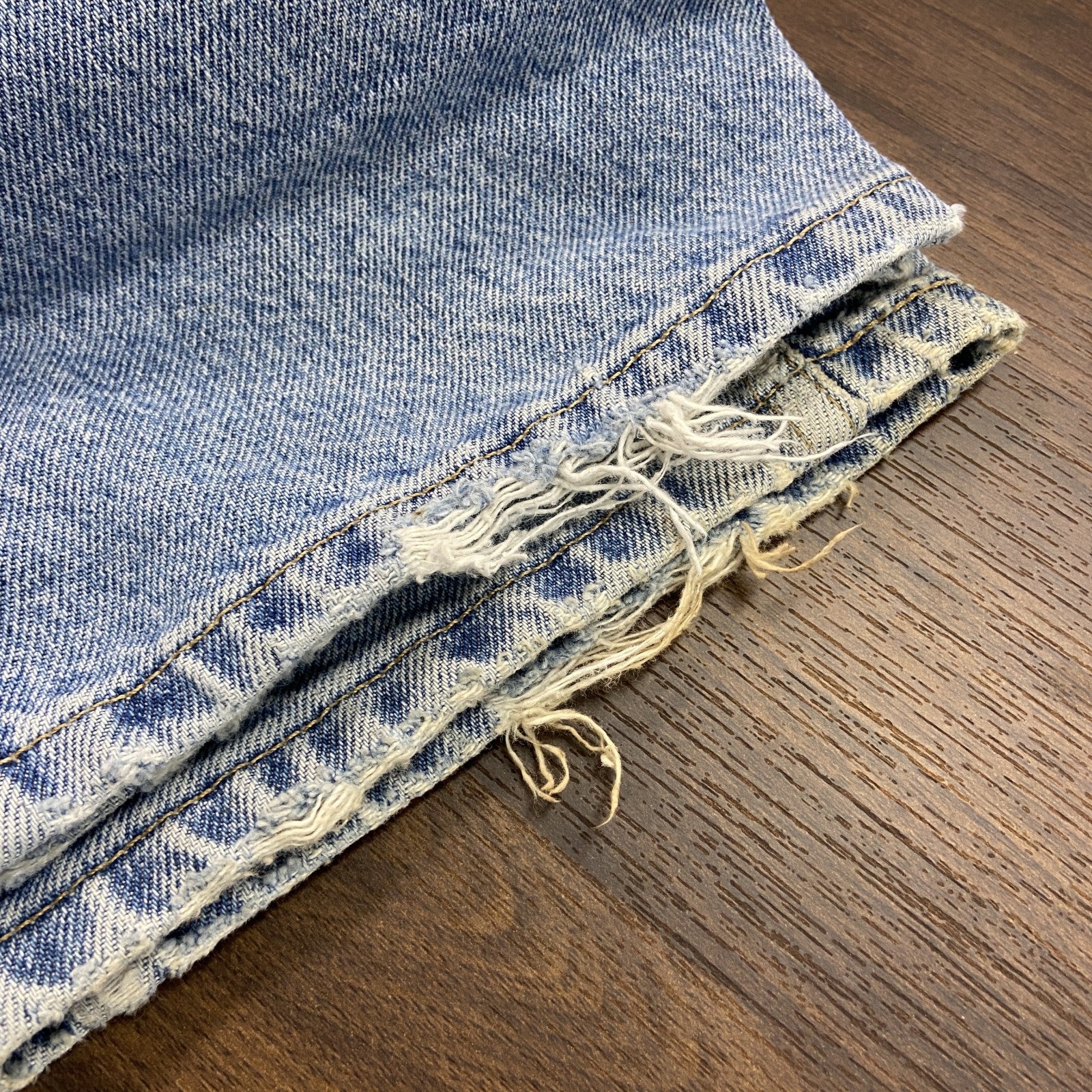 Levi's　リーバイス　550　デニムパンツ/ジーンズ　ジップフライ　縦落ち　インディゴ　W27サイズ
