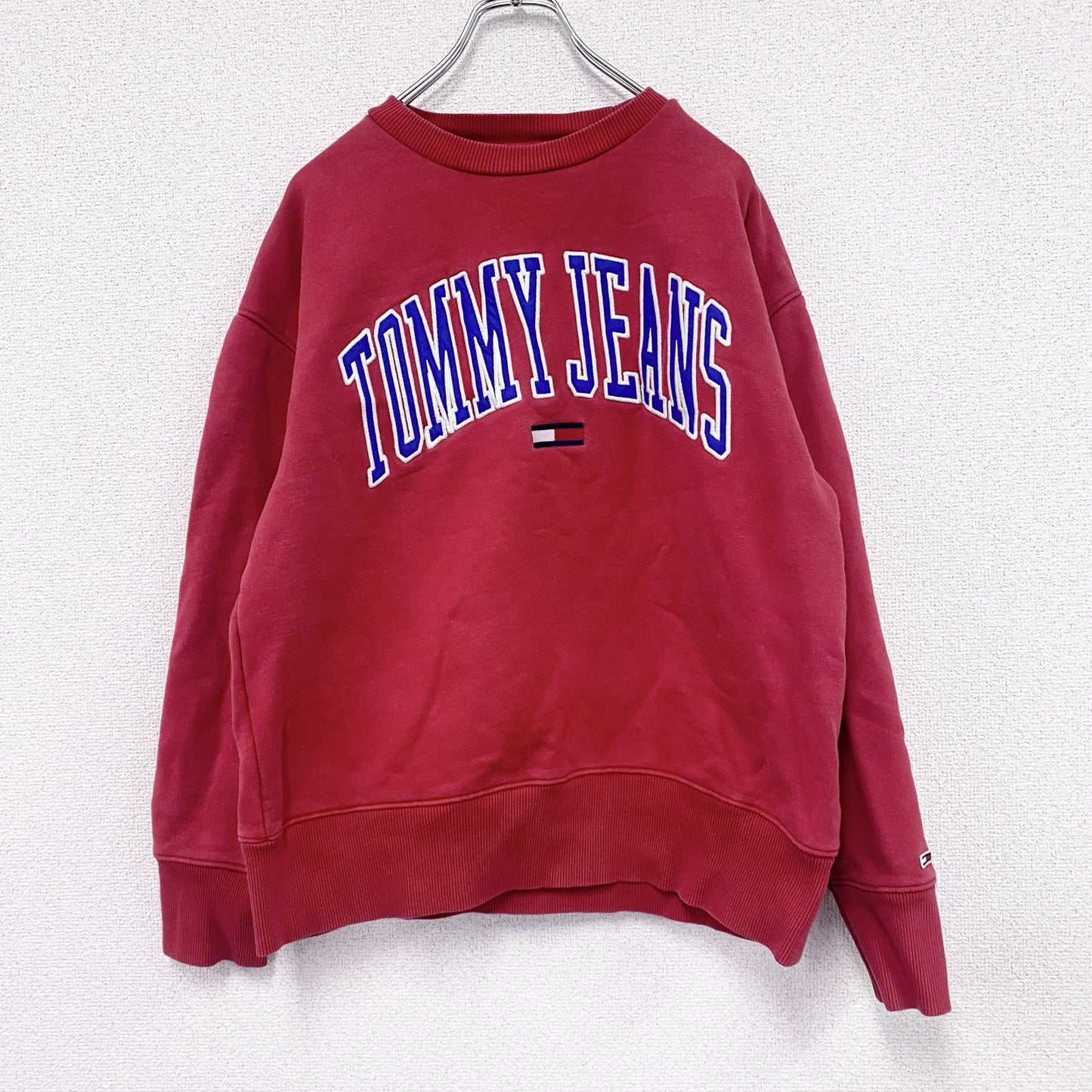 TOMMY JEANS　トミージーンズ　スウェット/トレーナー　アーチプリント　赤　レッド　Mサイズ