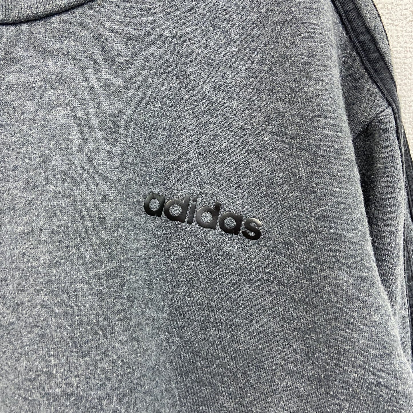 adidas　アディダス　スウェット/トレーナー　スリーストライプス　グレー　灰色　Mサイズ
