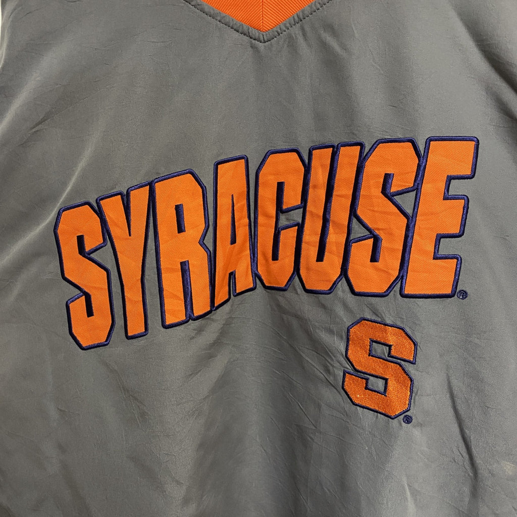 古着 used　KNIGHTS APPAREL　長袖Vネックカレッジナイロンプルオーバー　シラキュース大学　オレンジ　緑　Mサイズ