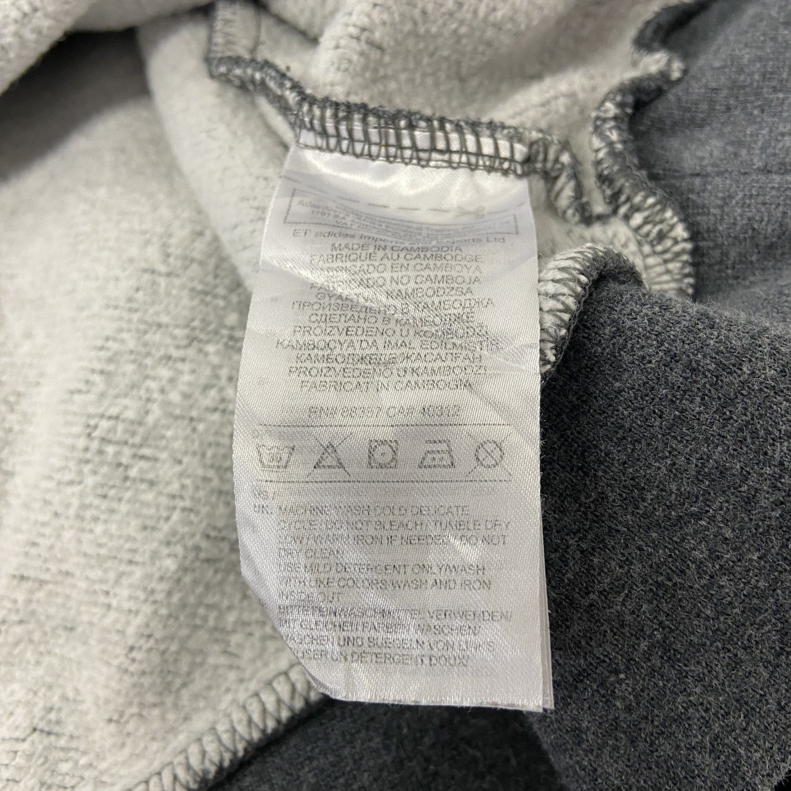 adidas　アディダス　スウェット/トレーナー　スリーストライプス　グレー　灰色　Mサイズ