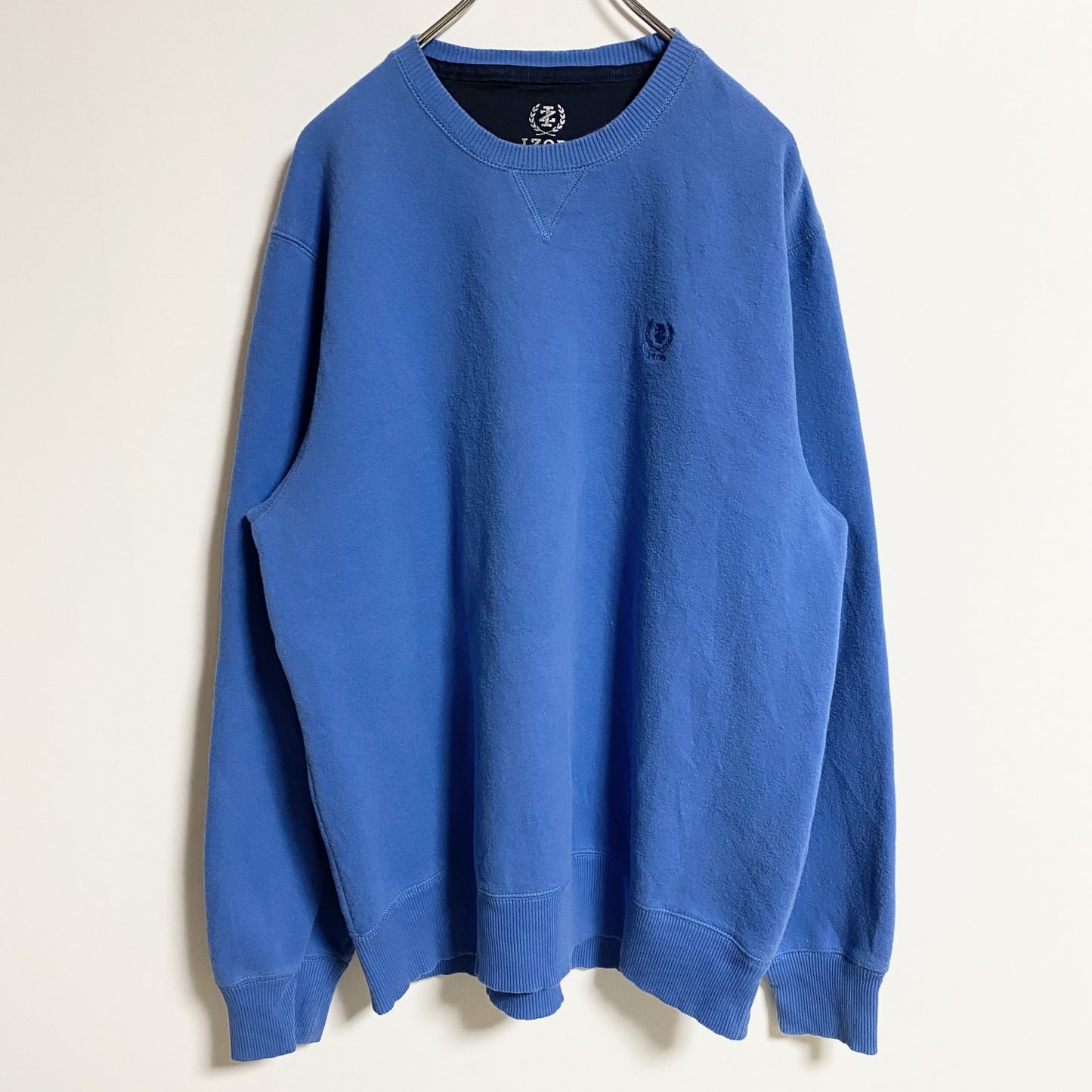 古着 used　IZOD　長袖ワンポイント刺繍スウェット　トレーナー　シンプル　水色　青　レトロデザイン　Lサイズ