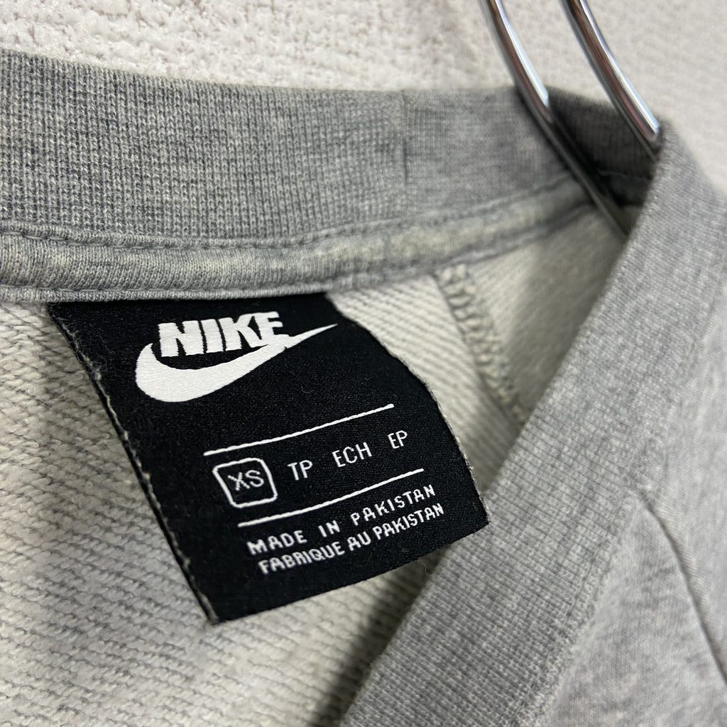 NIKE　ナイキ　スウェット/トレーナー　グレー　灰色　XSサイズ