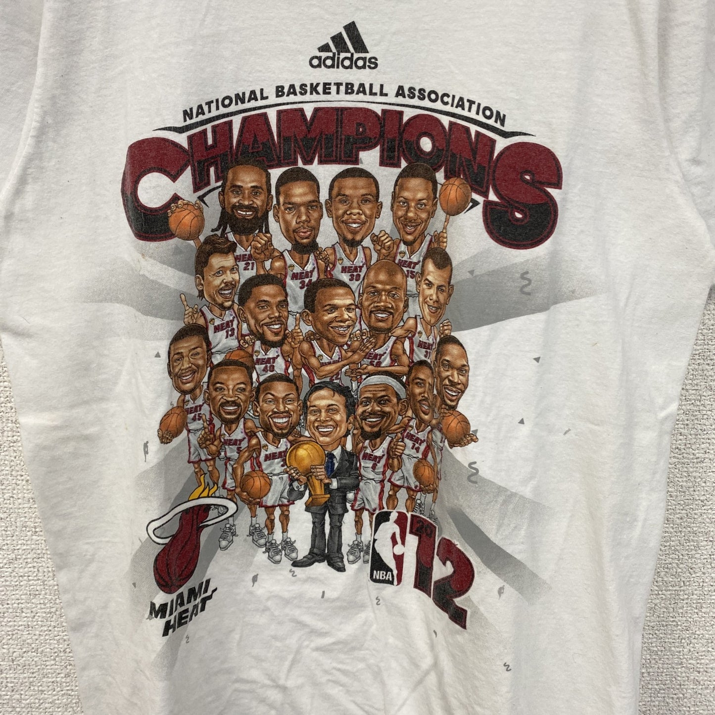 古着 used　adidas　アディダス　半袖プリンントデザインTシャツ　白　NBA　2012　バスケットボール　Sサイズ