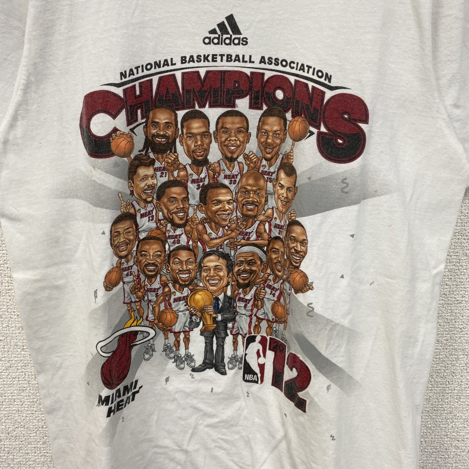 古着 used　adidas　アディダス　半袖プリンントデザインTシャツ　白　NBA　2012　バスケットボール　Sサイズ