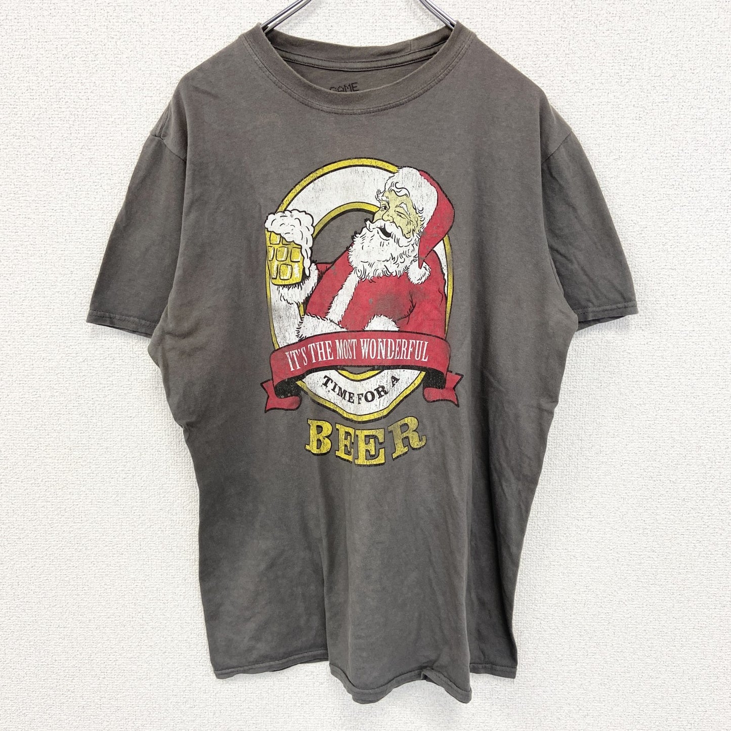 古着 used　GAME ON ゲーム オン　半袖プリントTシャツ　サンタ　ビール　カジュアルデザイン　レトロ　薄茶色　Lサイズ
