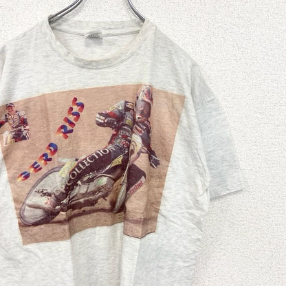 古着 used　B&C ビー&シー　半袖プリントTシャツ　バイクレーサー　レトロデザイン　クルーネック　GERD RISS　白　XLサイズ