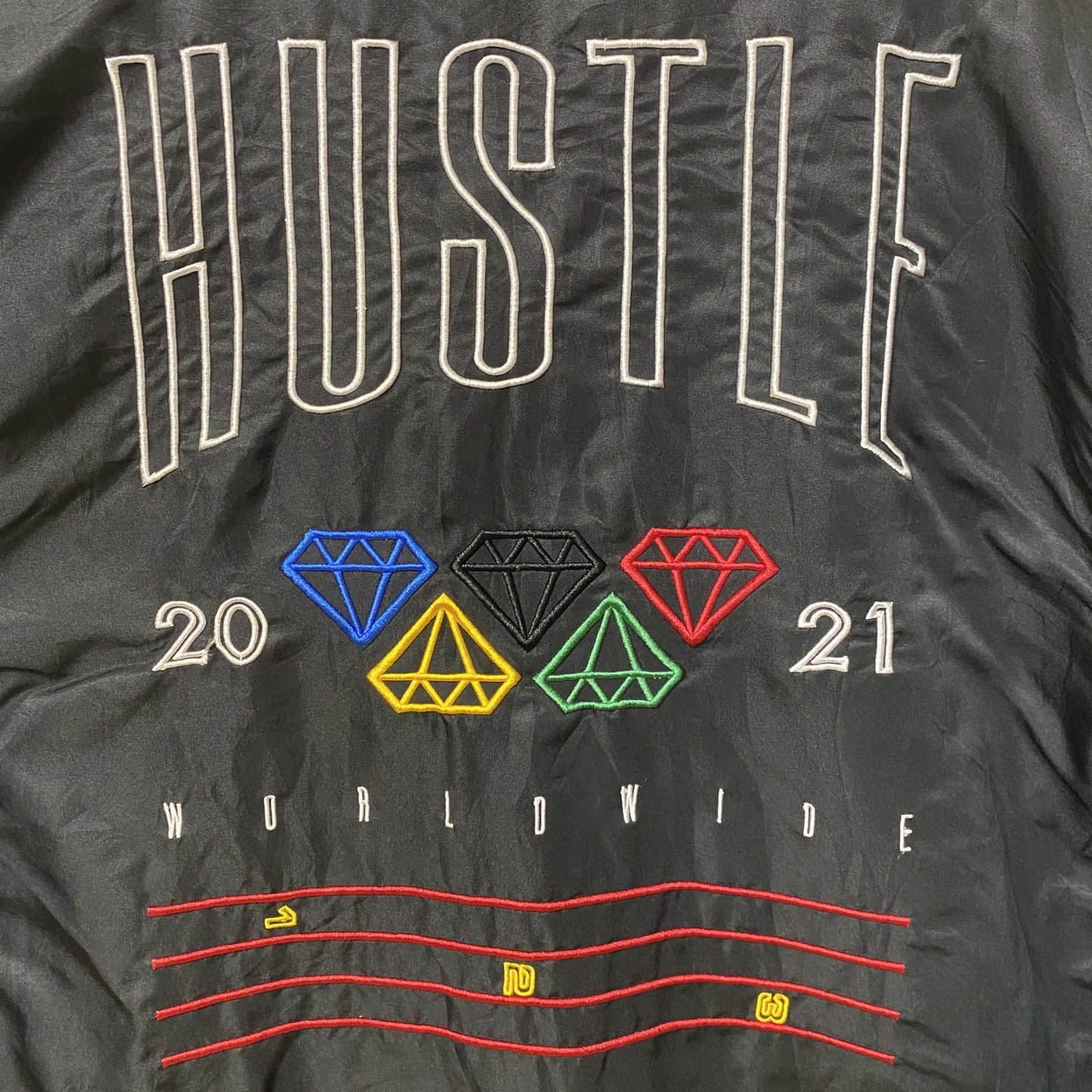 古着 used　HUSTLE WORDWIDE　長袖ナイロンスタジャン　刺繍　ワッペン　アウター　レトロデザイン　Lサイズ