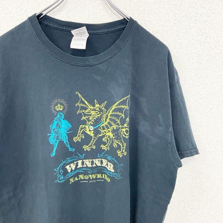 GILDAN　ギルダン　半袖プリントTシャツ　NoNoWriMo　カジュアルデザイン　ドラゴン　黒　ブラック　Lサイズ