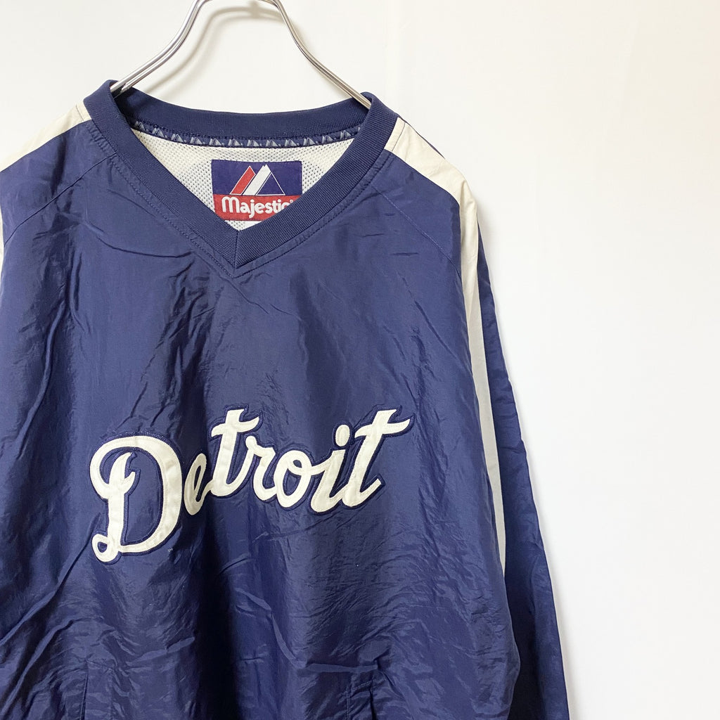 古着 used　Majestic　MLB　デトロイトタイガース　長袖Vネックナイロンジャケット　ビッグシルエット　XLサイズ