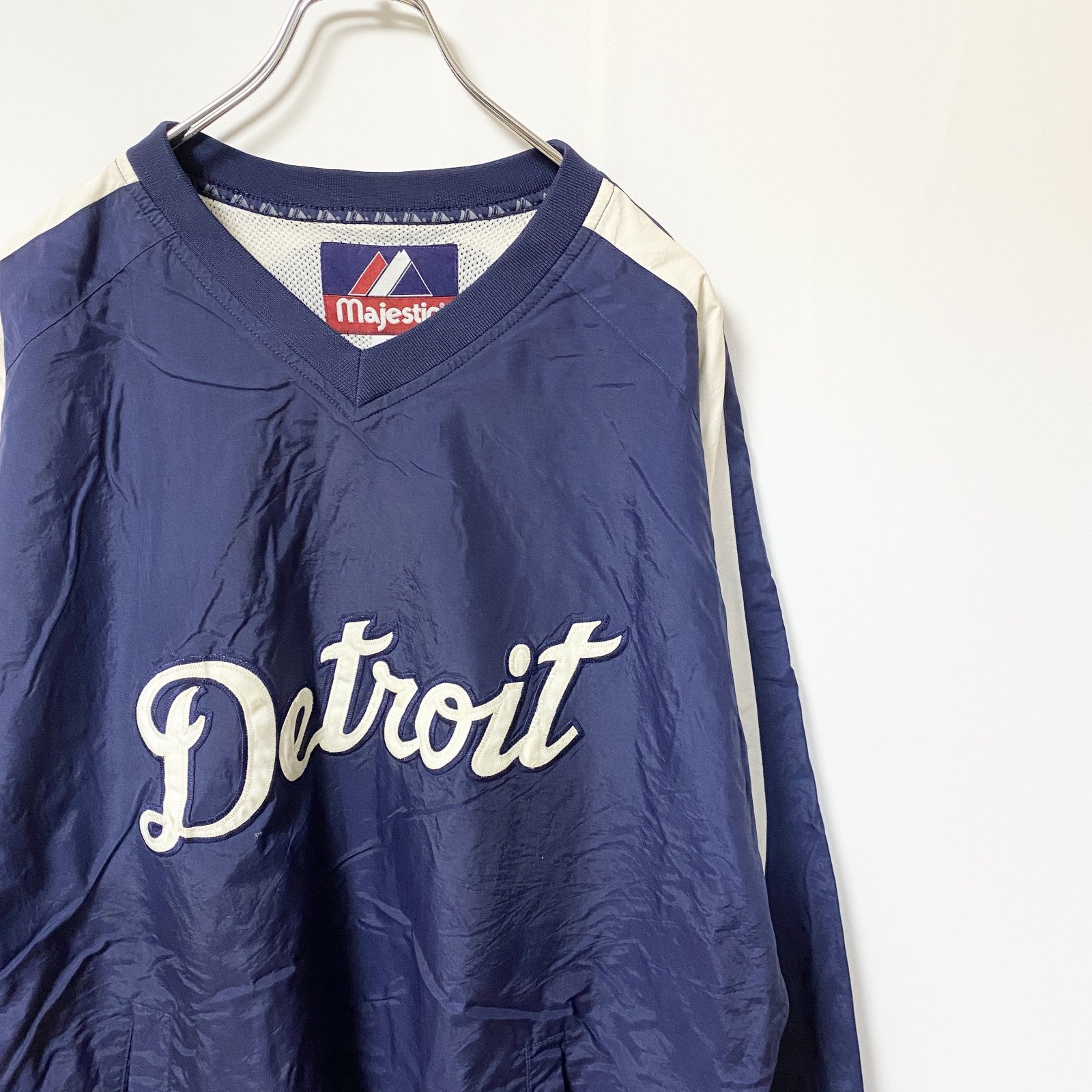 古着 used　Majestic　MLB　デトロイトタイガース　長袖Vネックナイロンジャケット　ビッグシルエット　XLサイズ