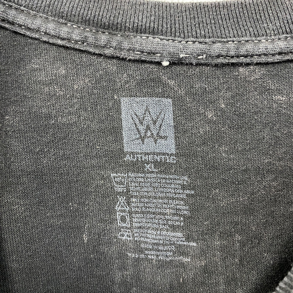 AUTHENTIC　BADBUNNY　バットバニーロイヤルランブル　半袖プリントTシャツ　黒　ブラック　XLサイズ