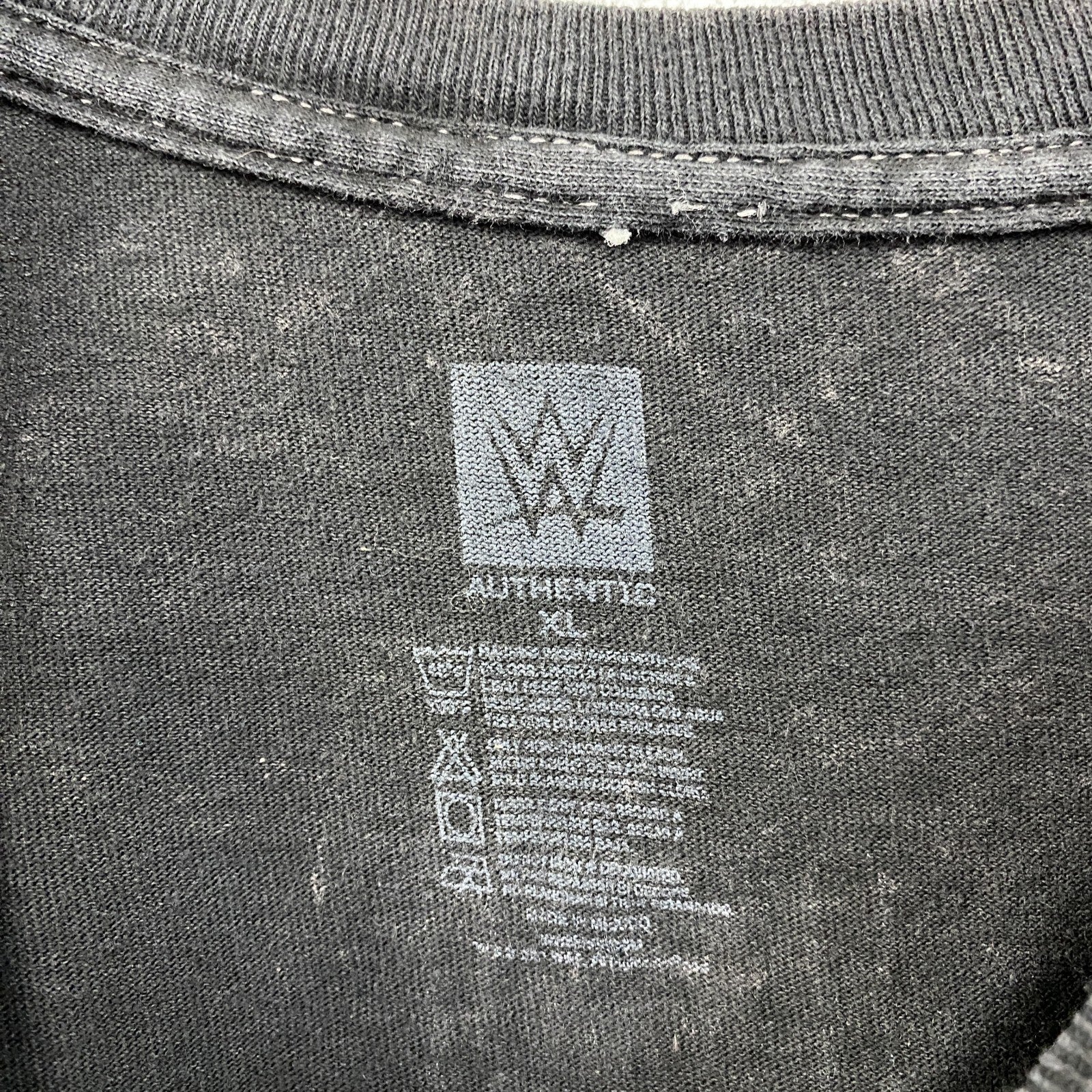 AUTHENTIC　BADBUNNY　バットバニーロイヤルランブル　半袖プリントTシャツ　黒　ブラック　XLサイズ