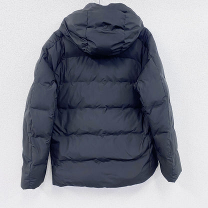 ユニクロ　UNIQLO　シームレスダウンパーカー　ダウンジャケット　ダウン90%　黒　ブラック　Lサイズ