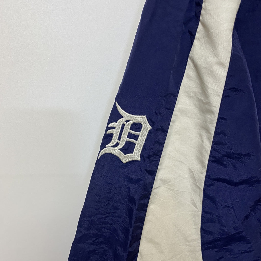 古着 used　Majestic　MLB　デトロイトタイガース　長袖Vネックナイロンジャケット　ビッグシルエット　XLサイズ