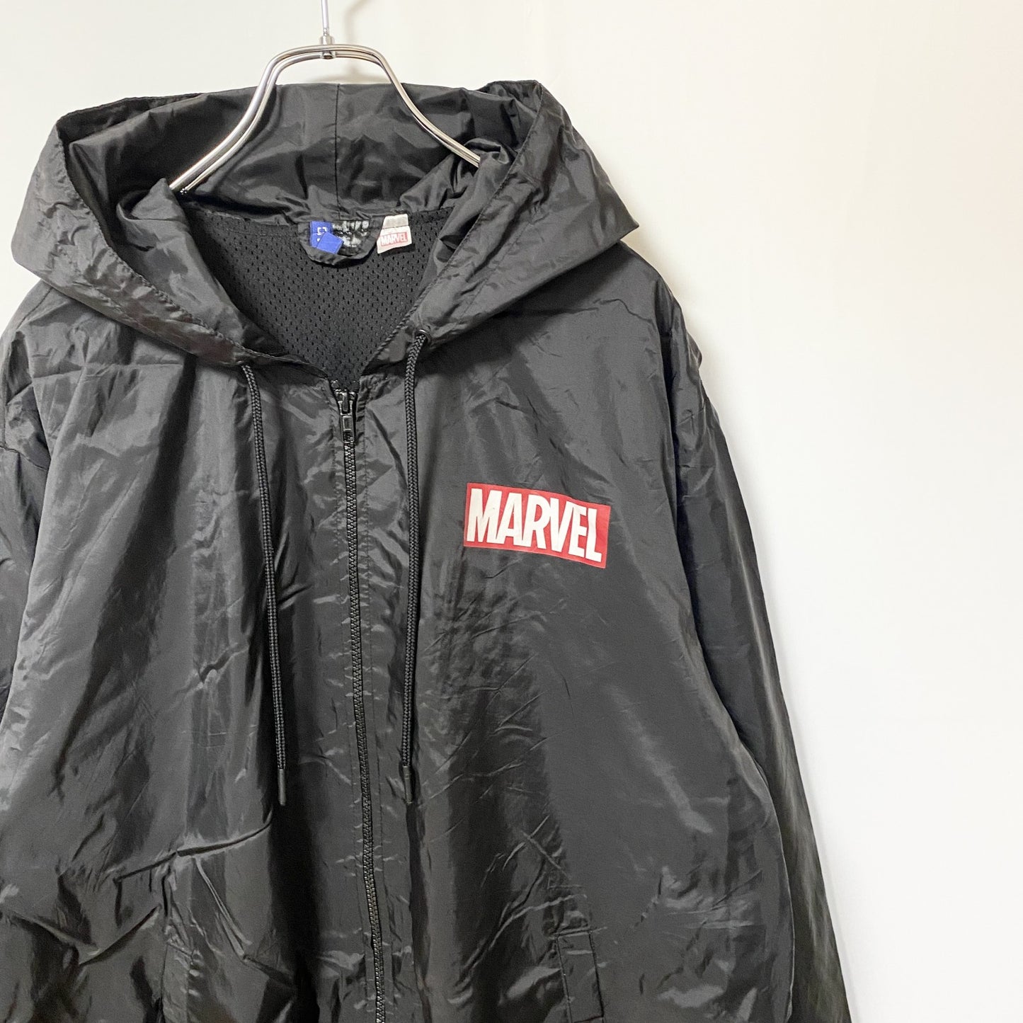 古着 used　MARVEL マーベル　長袖ナイロンジャケット　ロゴプリントパーカー　黒　ブラック　ビックシルエット　XLサイズ