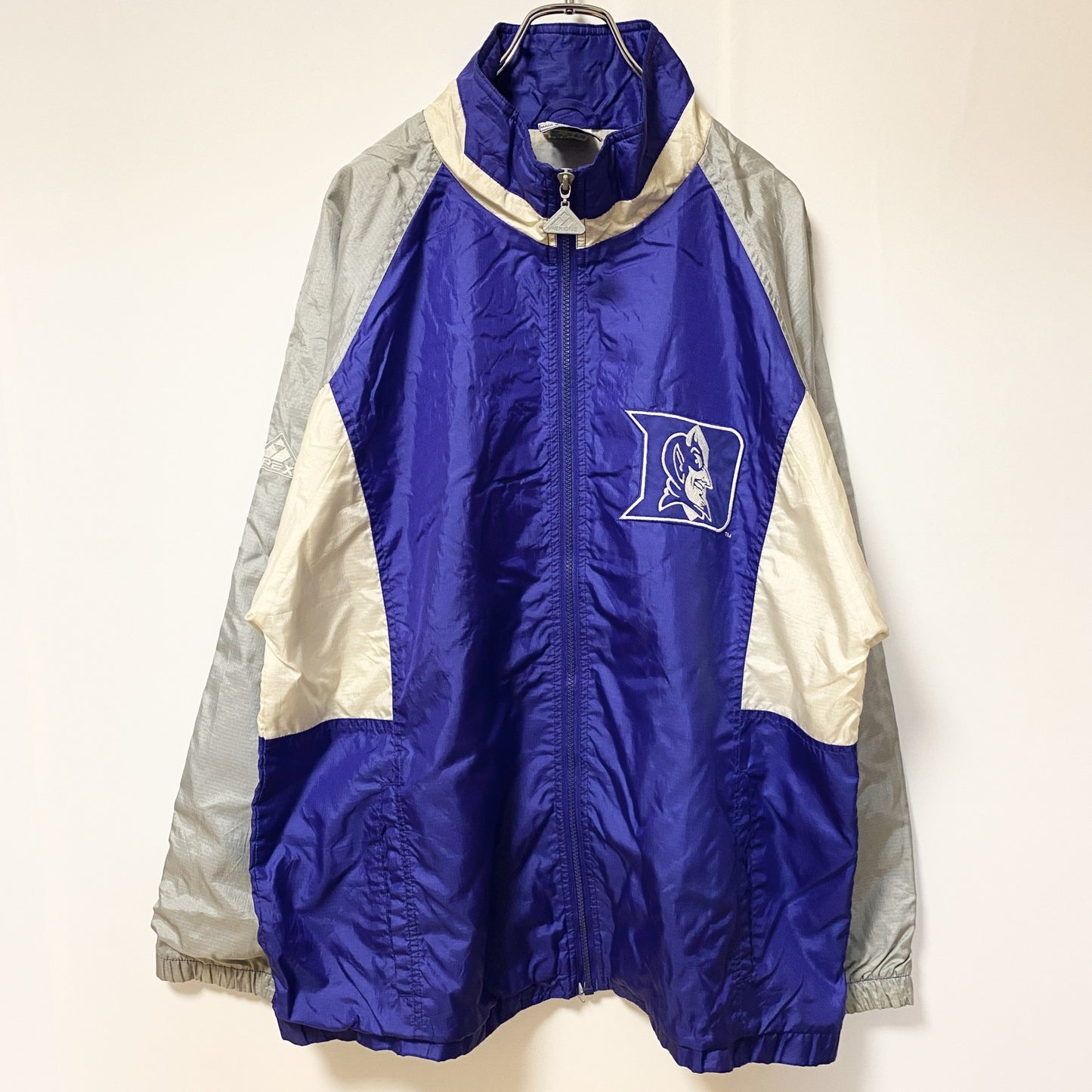 古着 used　APEX ONE　長袖カレッジナイロンジャケット　デュークブルーデビルズ　青　ビックシルエット　XLサイズ