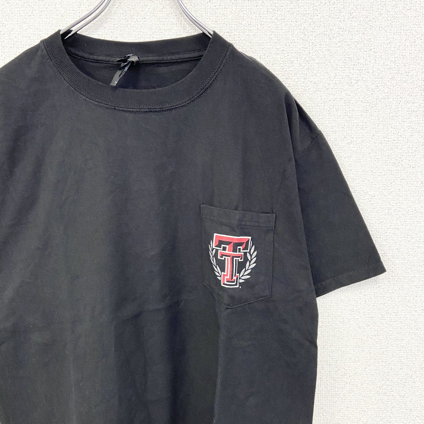 古着 used　Hanes ヘインズ　半袖胸ポケット付きカレッジTシャツ　バックプリント　テキサス工科大学　黒　ブラック　Mサイズ