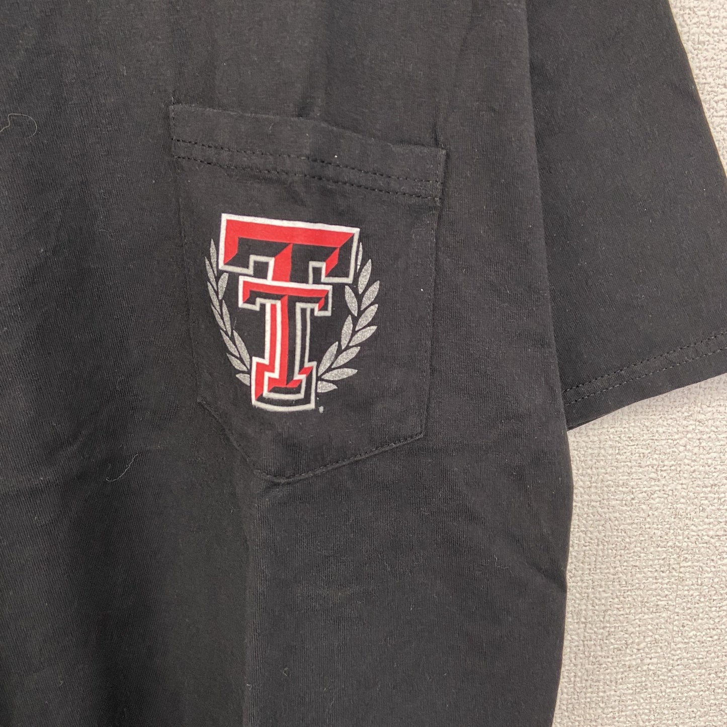 古着 used　Hanes ヘインズ　半袖胸ポケット付きカレッジTシャツ　バックプリント　テキサス工科大学　黒　ブラック　Mサイズ