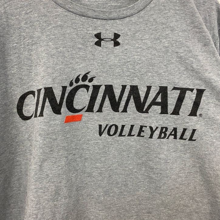 古着 used　UNDER ARMOUR　アンダーアーマー　半袖プリントTシャツ　シンシナティ　バレーボール　グレー　Sサイズ