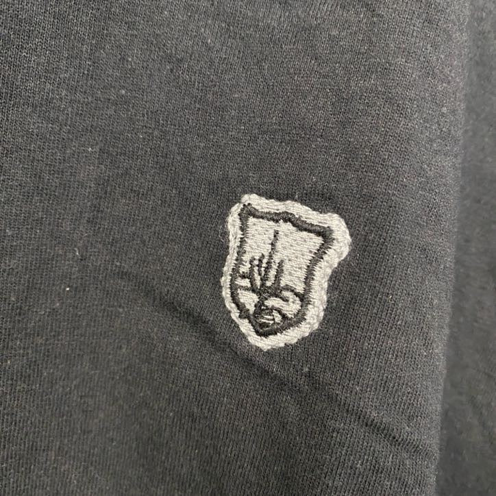 古着 used　ATLAS FOR MEN　半袖ワンポイント刺繍Tシャツ　ワッペン　レトロデザイン　ブラック　黒　XLサイズ