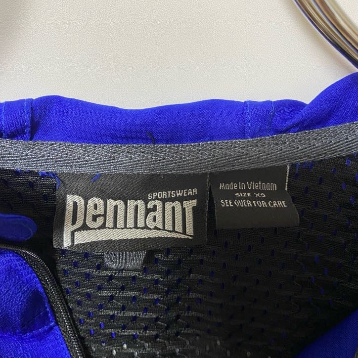 古着 used　PENNANT　長袖ナイロンプルオーバー　ハーフジップパーカー　バック刺繍　ライトアウター　黒　青　XSサイズ