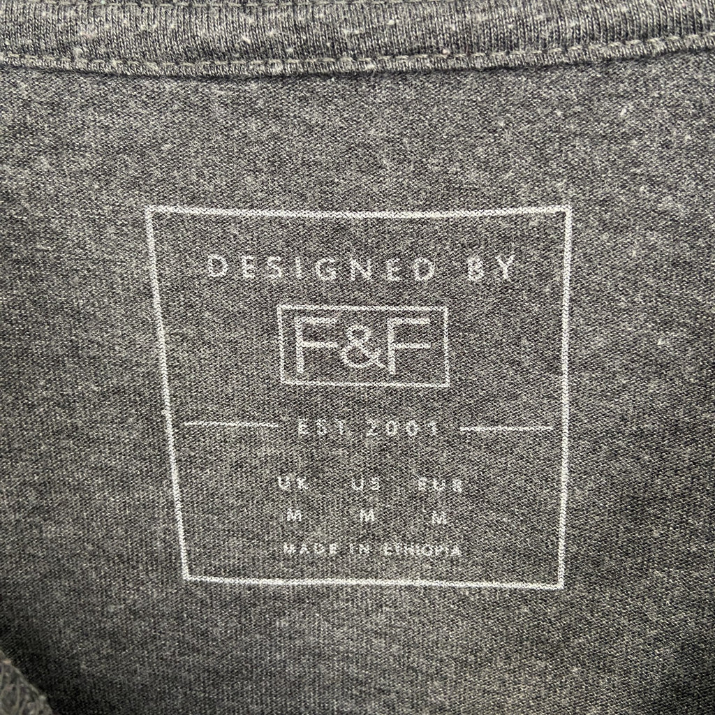 古着 used　DESIGNED BY F&F　半袖プリントTシャツ　クルーネック　トナカイ　クリスマス　グレー　レトロ　Mサイズ