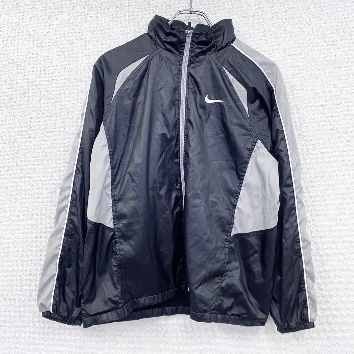 NIKE　ナイキ　トラックジャケット/ジャージパーカー　スウッシュ　黒　ブラック　Lサイズ