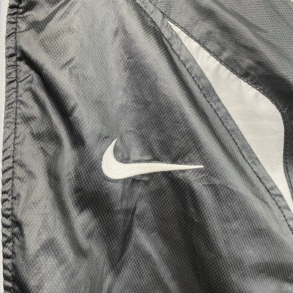 NIKE　ナイキ　トラックジャケット/ジャージパーカー　スウッシュ　黒　ブラック　Lサイズ