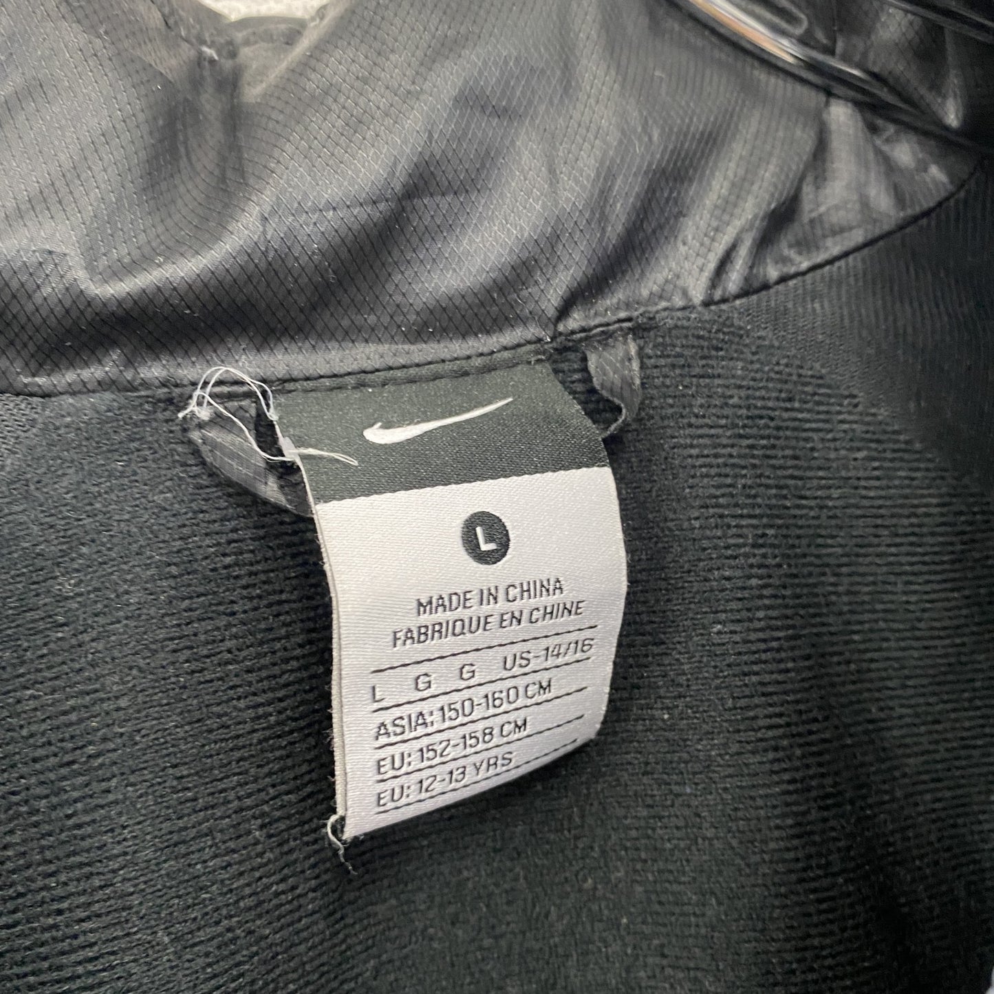 NIKE　ナイキ　トラックジャケット/ジャージパーカー　スウッシュ　黒　ブラック　Lサイズ