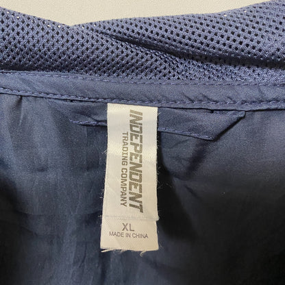 古着 used　INDEPENDENT　長袖ナイロンプルオーバー　ハーフジップパーカー　ワンポイントプリント　XLサイズ