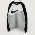 NIKE　ナイキ　スウェット/トレーナー　スウッシュロゴ　トライカラー　黒　白　グレー　Mサイズ