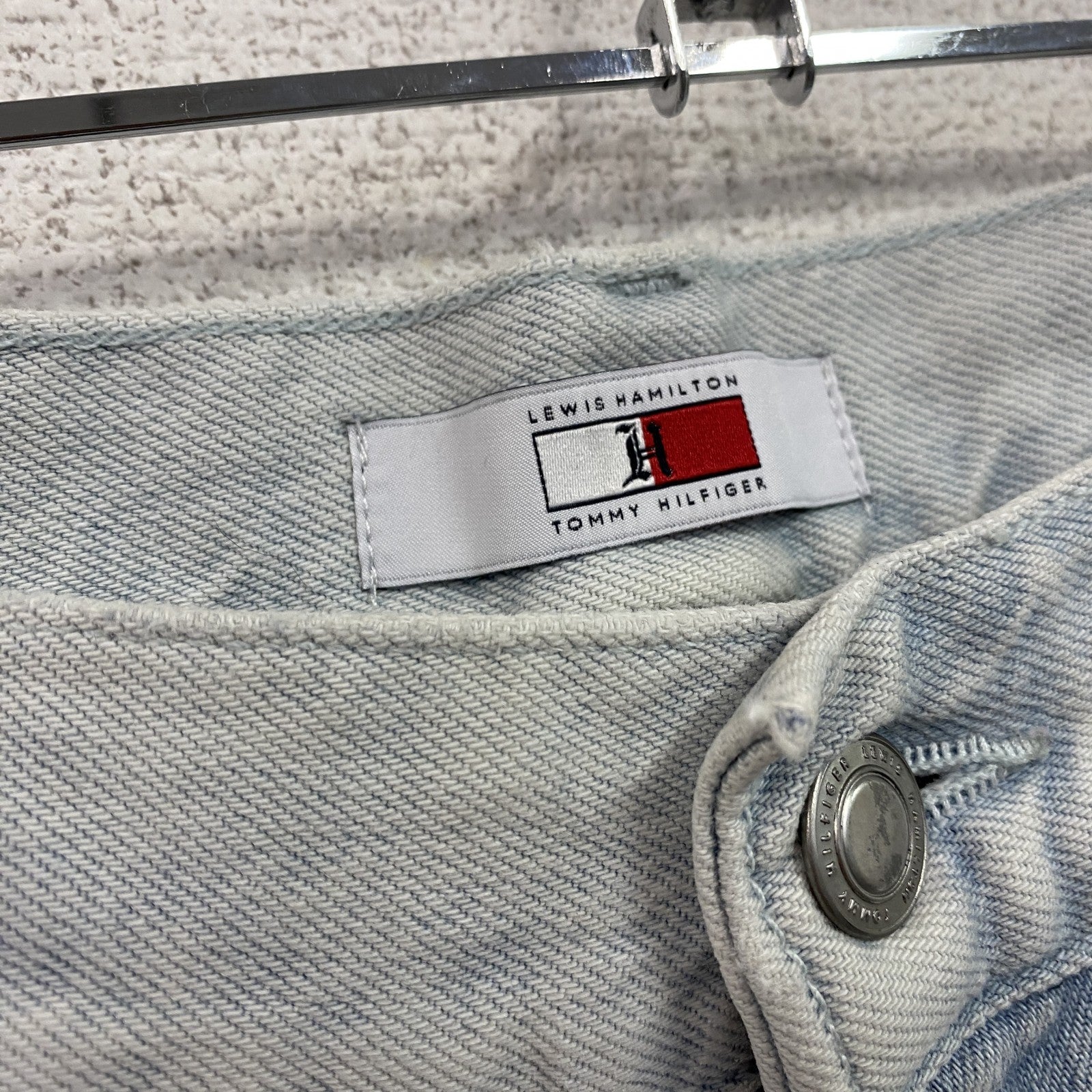 TOMMY HILFIGER　トミーヒルフィガー　デニムパンツジーンズ　ジップフライ　インディゴ　W36‐32サイズ　