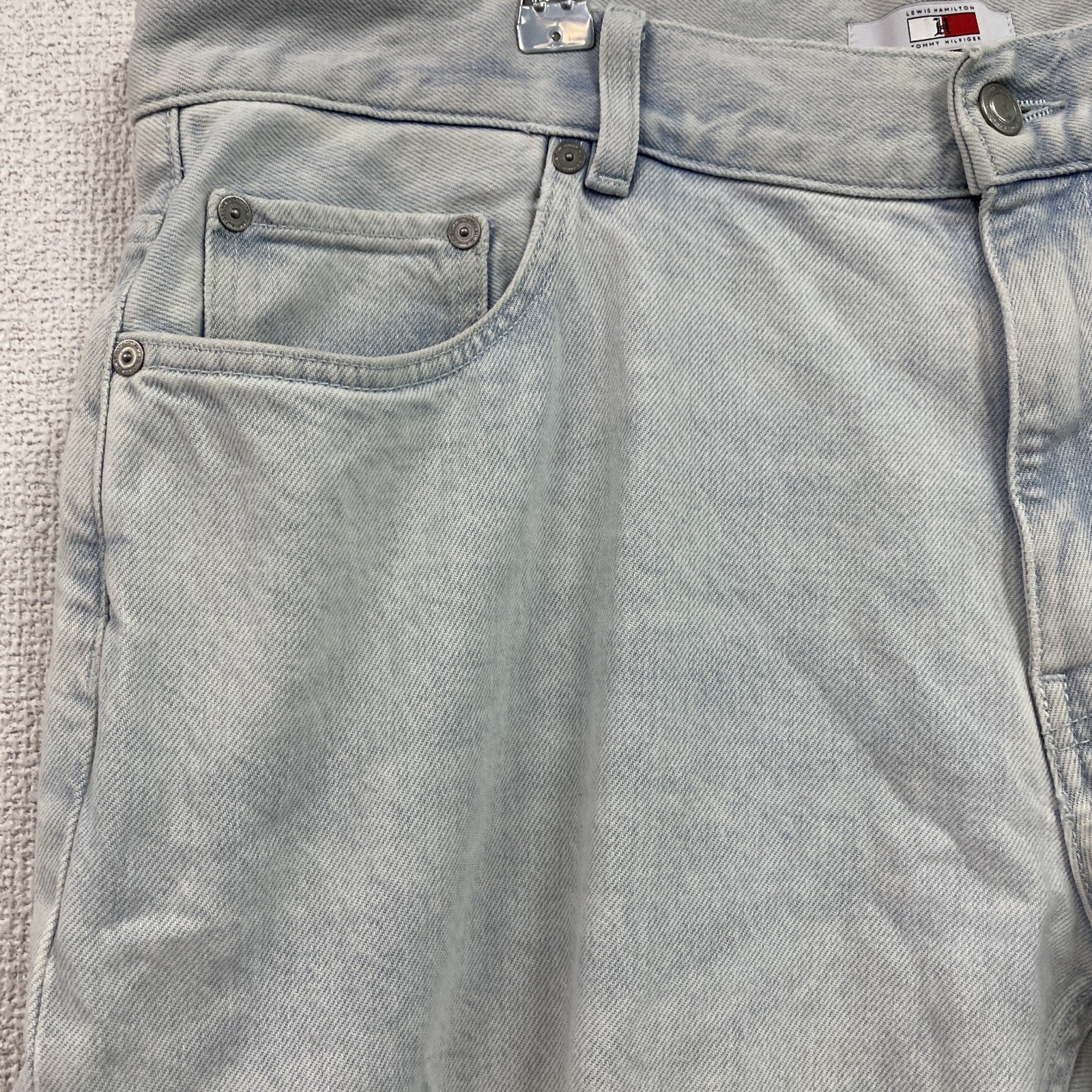 TOMMY HILFIGER　トミーヒルフィガー　デニムパンツジーンズ　ジップフライ　インディゴ　W36‐32サイズ　