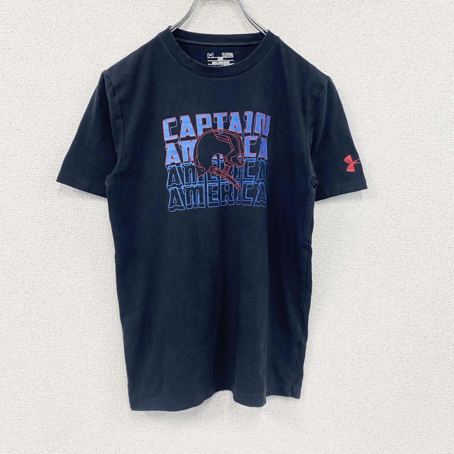 UNDER ARMOUR　アンダーアーマー　MARVEL　キャプテン・アメリカ　半袖プリントTシャツ　4連プリント　黒　ブラック