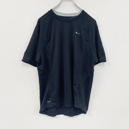 NIKE　ナイキ　半袖Tシャツ　スウッシュ　ラグランスリーブ　ワンポイント　黒　ブラック　Mサイズ