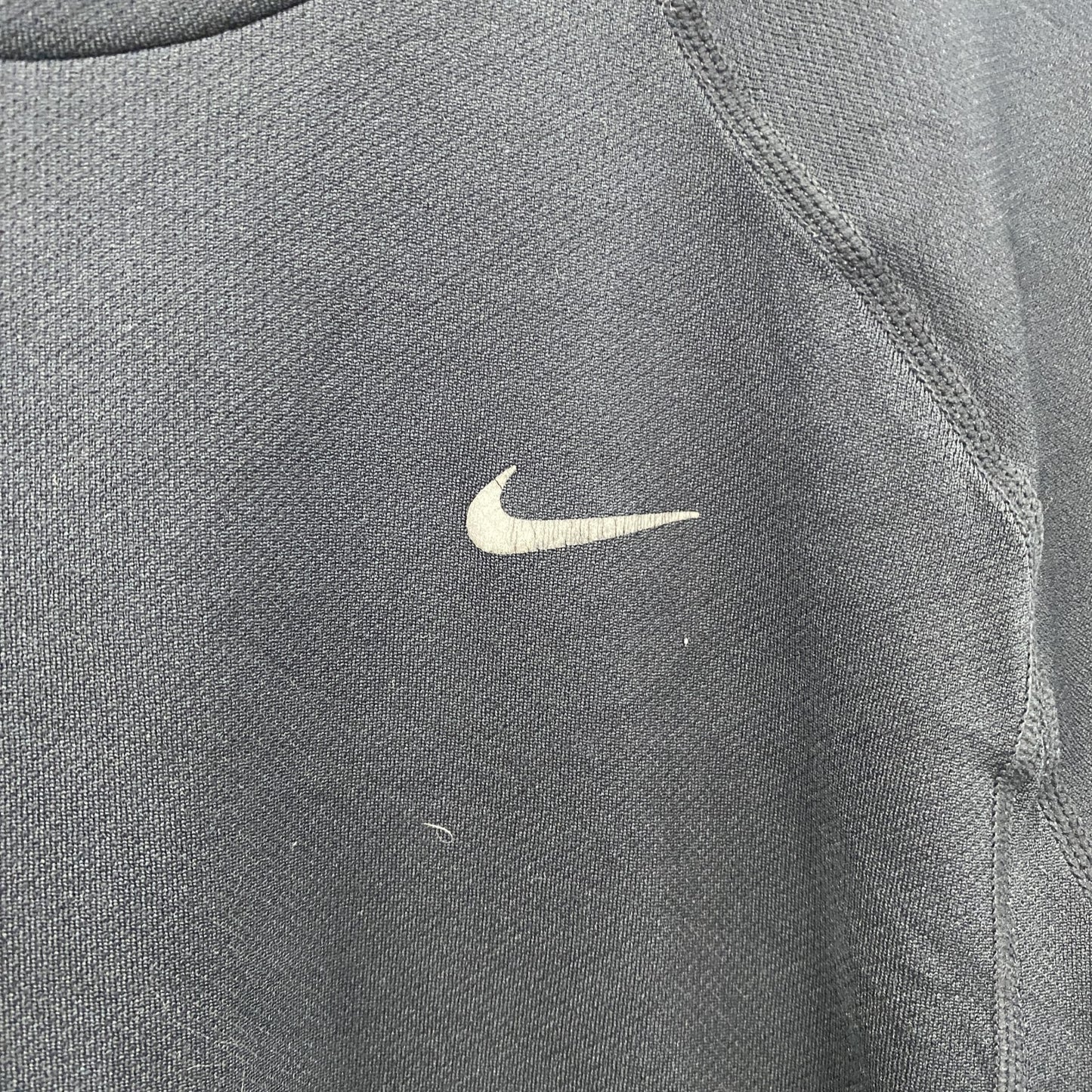 NIKE　ナイキ　半袖Tシャツ　スウッシュ　ラグランスリーブ　ワンポイント　黒　ブラック　Mサイズ