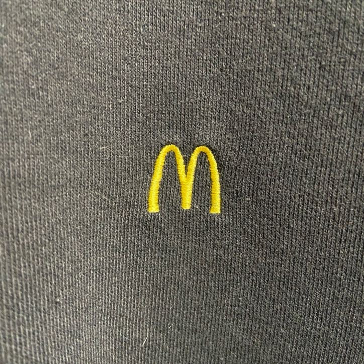 McDONALD'S　長袖ワンポイントロゴ刺繡スウェット　トレーナー　Vネック　マクドナルド　ブラック　Mサイズ