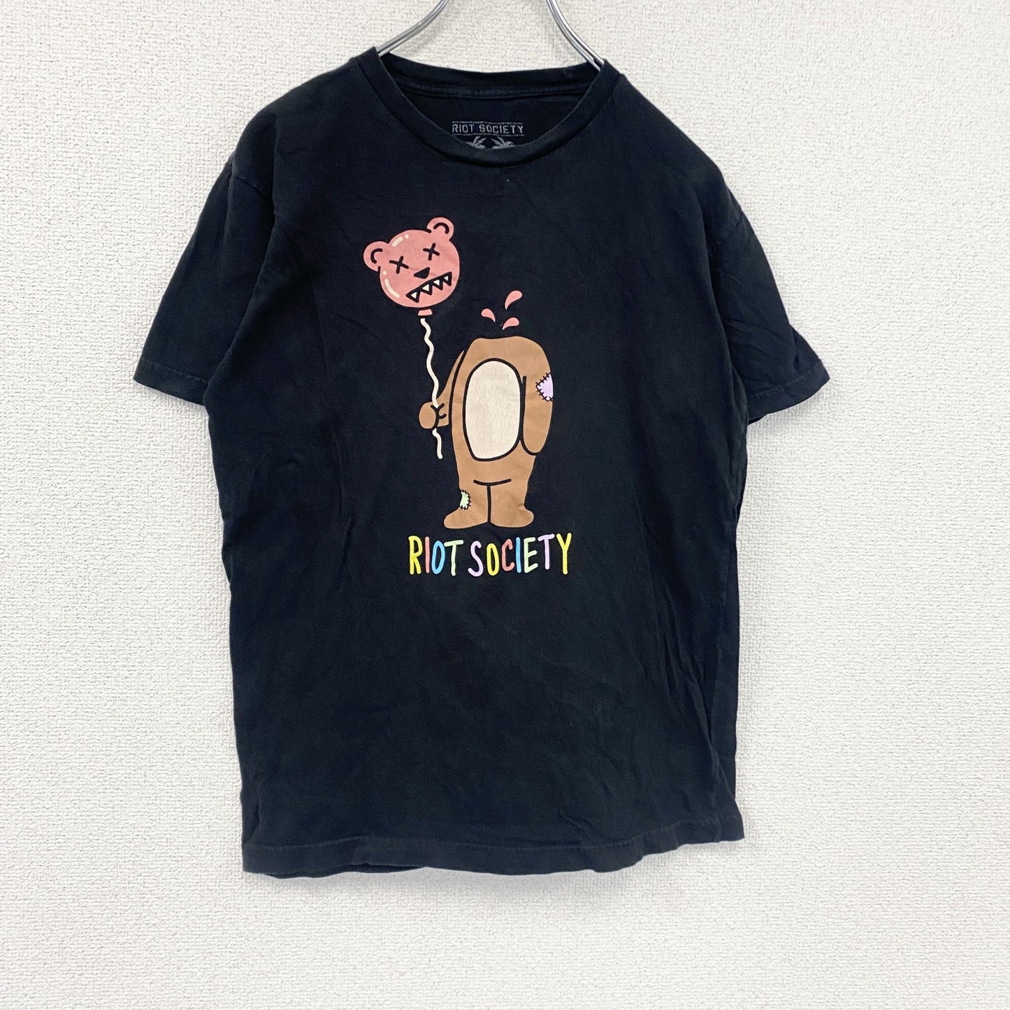RIOT SOCIETY　半袖プリントアニマルTシャツ　英字プリント　黒　ブラック　Sサイズ