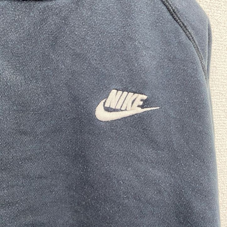 NIKE　ナイキ　スウェット/トレーナー　刺繡ロゴ　黒　ブラック　Mサイズ