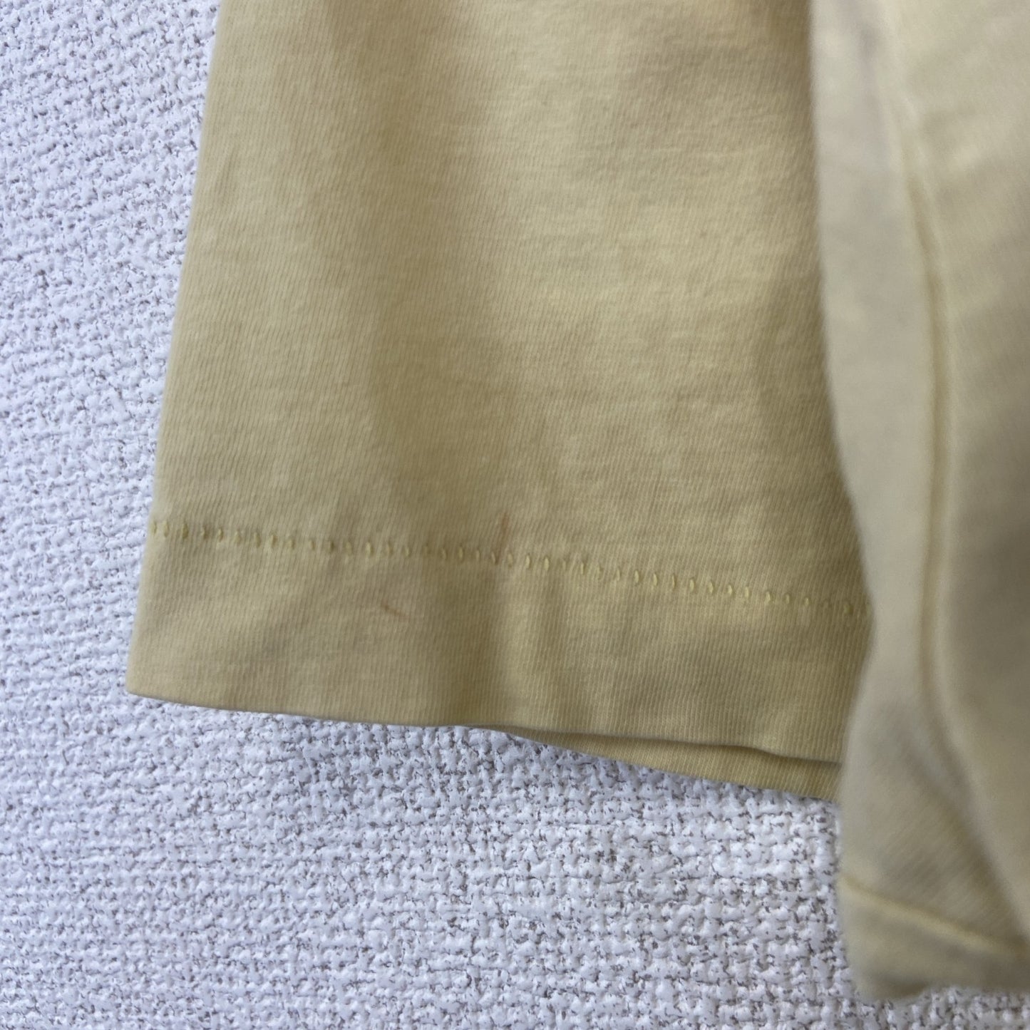 古着 used　ノーブランド　半袖ヴィンテージTシャツ　シングルステッチ　クルーネック　レトロデザイン　90s　黄色　Mサイズ