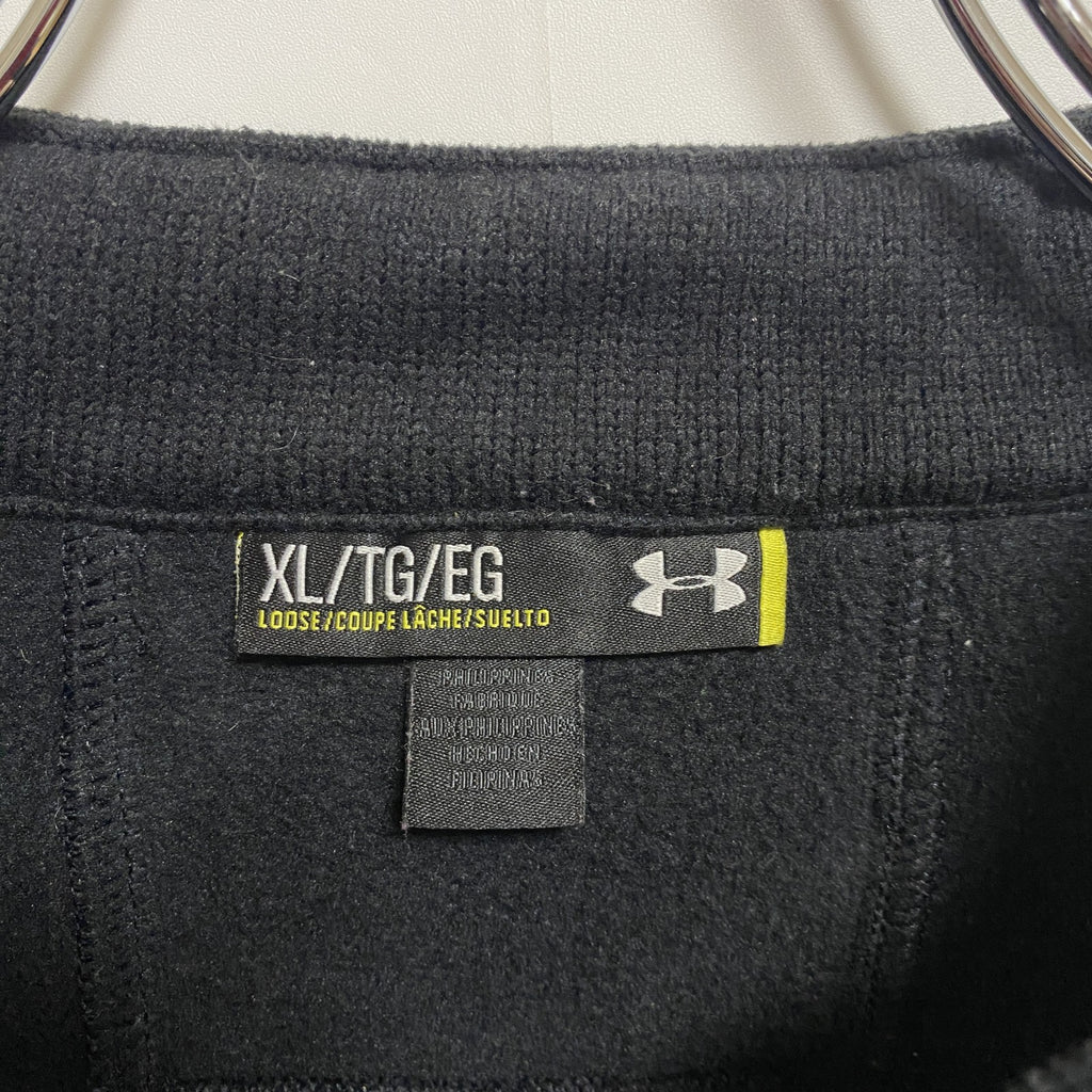 古着 used　UNDER ARMOUR アンダーアーマー　長袖ハーフジップニット　裏フリース　ワンポインロゴ刺繍　黒　XLサイズ