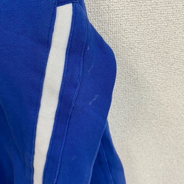 UMBRO　アンブロ　スウェット/トレーナー　刺繡ロゴ　ワンポイント　青　ブルー　2XLサイズ