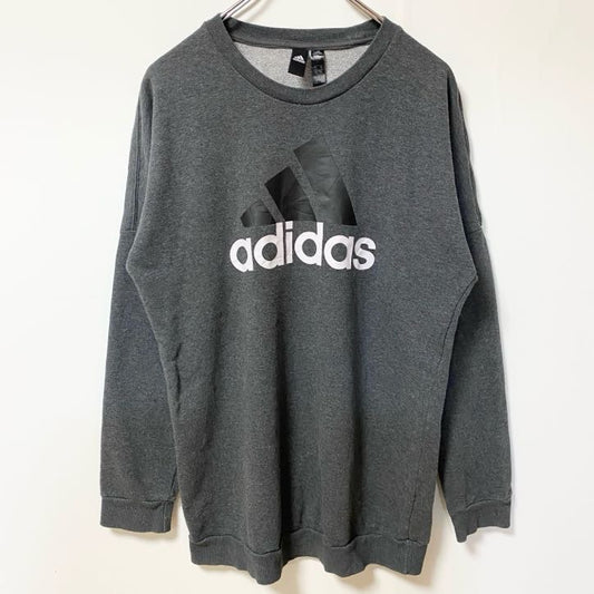 adidas　アディダス　スウェット/トレーナー　パフォーマンスロゴ　デカロゴ　クルーネック　灰色　ダークグレー　Sサイズ