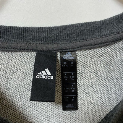 adidas　アディダス　スウェット/トレーナー　パフォーマンスロゴ　デカロゴ　クルーネック　灰色　ダークグレー　Sサイズ