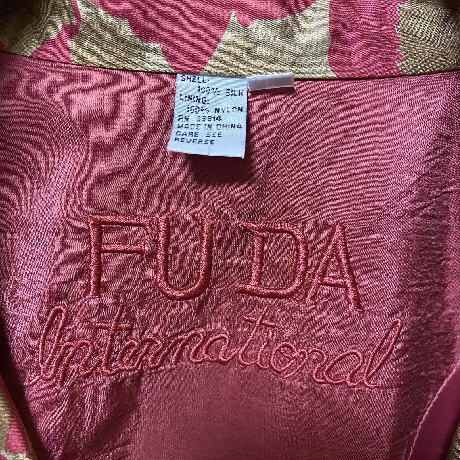 古着 used　FUDA International　長袖シルクジャケット　肩パッド付きブルゾン　総柄　ハイネック　ヴィンテージ