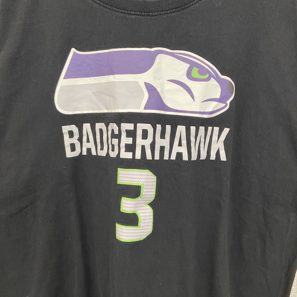 古着 used　ノーブランド　半袖デザインプリントTシャツ　BADGERHAWK　クルーネック　カジュアルデザイン　黒　Mサイズ