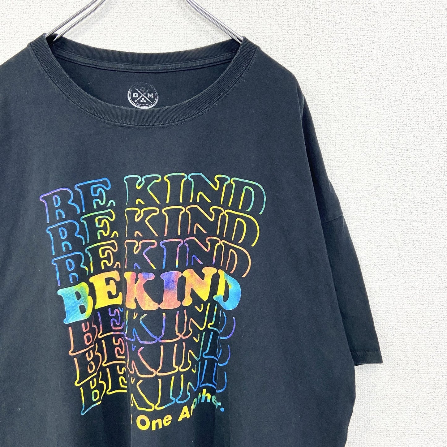 古着 used　DOM　半袖デザインプリントTシャツ　ビッグT　BEKIND　カラフル　クルーネック　カジュアル　黒　3XLサイズ